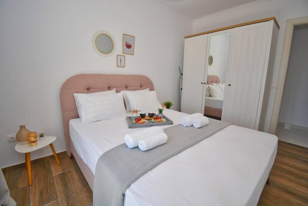 Potamos Deluxe White Apartment Exterior photo
