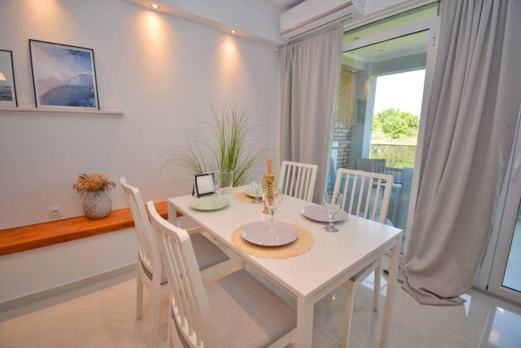 Potamos Deluxe White Apartment Exterior photo